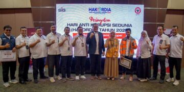 Satukan Aksi, Basmi Korupsi: Semen Padang Umumkan Juara Lomba Esai di Puncak HAKORDIA 2025 13 Para pemenang lomba esai dalam rangka Hakordia 2025 di PT Semen Padang. (dok. istimewa)