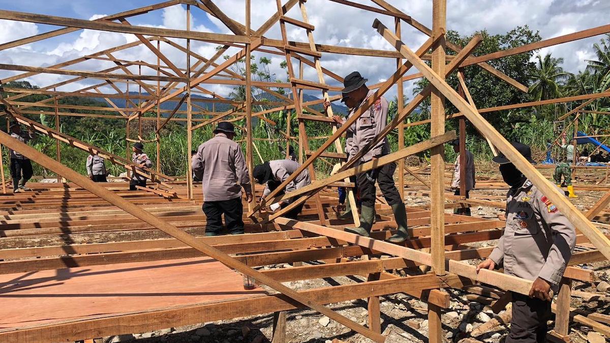 Pembangunan Huntara untuk korban bencana di Sumbar. (dok. istimewa)