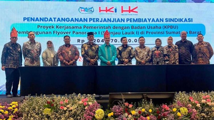 Bank Nagari Dorong Lahirnya Ikon Infrastruktur Baru Sumbar Lewat Dukungan Flyover Panorama I 1 Penandatanganan perjanjian pembiayaan flyover Sitinjau Lauik dengan Bank Nagari