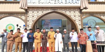 Gubernur Mahyeldi resmikan gedung MUI Sumbar. (dok. istimewa)