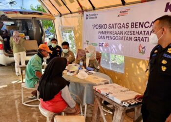 Periksa kesehatan gratis yang digelar oleh KAI Divre II Sumbar di Posko Satgas Bencana. (dok. Humas KAI)