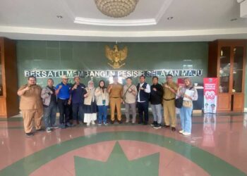 Persiapan tim KONI Pessel serahkan bantuan bencana. (dok. istimewa)