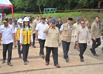 Presiden Prabowo Tinjau Langsung Jalan Nasional Putus di Lembah Anai