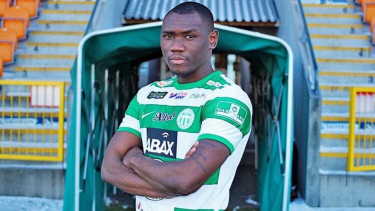 Semen Padang FC Resmikan Dua Rekrutan Asing, Kianz Froese dan Ravy Tsouka 1 Pemain Timnas Kongo Ravy Tsouka diresmikan Semen Padang FC sebagai pemain anyar mereka, bersama dengan Kianz Froesse gelandang asal Kanada. (dok. istimewa)