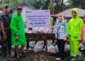 BRI Khatib Sulaiman serahkan bantuan nasi bungkus untuk korban terdampak banjir di Padang. (dok. istimewa)