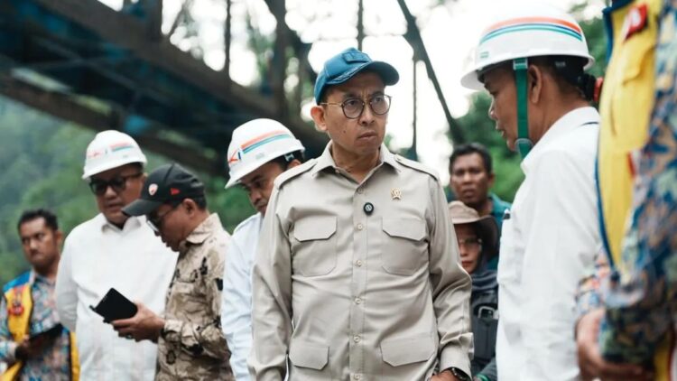Menteri Kebudayaan Fadli Zon mengatakan pihaknya akan memperbaiki sekaligus memperkuat infrastruktur di Situs Cagar Budaya Ombilin, Sumatera Barat yang rusak akibat diterjang banjir bandang. (ANTARA/HO-Kementerian Kebudayaan)