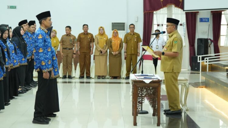 Sekdaprov Sumbar lantik 114 PPPK di lingkup Pemprov Sumbar. (dok. istimewa)