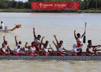 Selebrasi tim dayung Indonesia usai memastikan emas ke-80 di SEA Games 2025. (dok. Kemenpora)