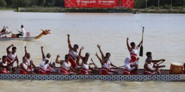 Selebrasi tim dayung Indonesia usai memastikan emas ke-80 di SEA Games 2025. (dok. Kemenpora)