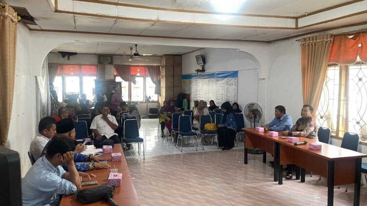 GTRA Pasaman Barat Dampingi Pengembangan Kampung Reforma Agraria Aia Gadang 1 Tim GTRA Pasaman sosialisasi dengan masyarakat. (dok. istimewa)