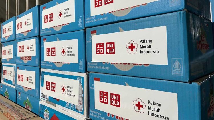 UNIQLO Berikan Bantuan Rp1,1 Miliar dan Pakaian bagi Masyarakat Terdampak Bencana di Sumatra 1 UNIQLO Untuk Sumatra. (dok. istimewa)
