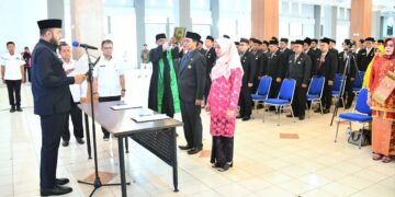Wako Fadly Amran lantik Kepala Sekolah dan pejabat fungsional lainnya di jajaran Pemko Padang. (dok. istimewa)