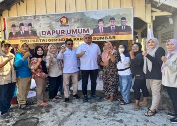 Andre Rosiade: Dapur Umum Gerindra Sumbar Sediakan Ribuan Nasi Bungkus Setiap Hari untuk Korban Bencana