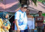 ASN Pemko Pariaman Turun Tangan Bersihkan Rumah Warga Pascabanjir