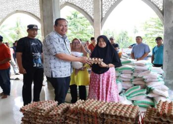 Wali Kota Pariaman Salurkan Bantuan Sembako untuk 250 KK Terdampak Banjir