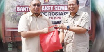 Pemko Pariaman Terima 2.000 Paket Bantuan Sembako dari Anggota DPR RI Andre Rosiade 9 Pemko Pariaman Terima 2.000 Paket Bantuan Sembako dari Anggota DPR RI Andre Rosiade
