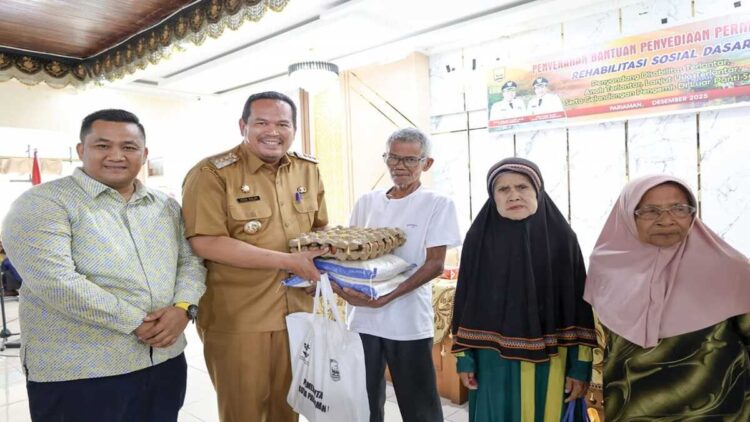 500 KPM di Pariaman Terima Bantuan Permakanan, Pemko Pastikan Kebutuhan Gizi Tercukupi 1 Pemko Pariaman menyalurkan bantuan permakanan untuk warga. (Foto: Ist)
