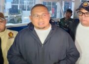 Mencekam! Andre Rosiade Antar 500 Nasi Bungkus ke Pengungsi Banjir Bandang Pauh Padang