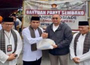 Andre Rosiade Serahkan 1.500 Paket Sembako untuk Masyarakat Kota Solok Terdampak Banjir Bandang
