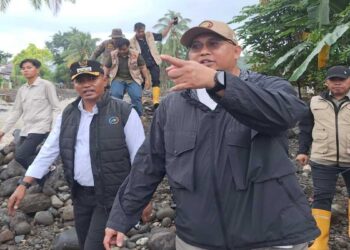 Resmikan Bailey dan Salurkan Sembako di Solok, Andre Rosiade Tegaskan Pemerintah Pusat Hadir Tangani Bencana Sumbar