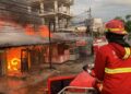 Kebakaran Hebat di Padang: 9 Toko dan 1 Rumah Terbakar, Tidak Ada Korban Jiwa