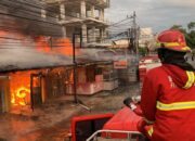 Kebakaran Hebat di Padang: 9 Toko dan 1 Rumah Terbakar, Tidak Ada Korban Jiwa