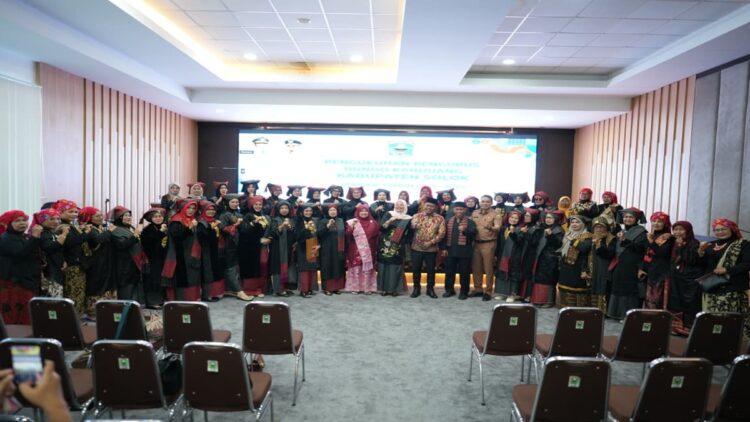 Pengukuhan Pengurus Bundo Kanduang Kabupaten Solok periode 2025-2029. (Foto: Diskominfo Kabupaten Solok)