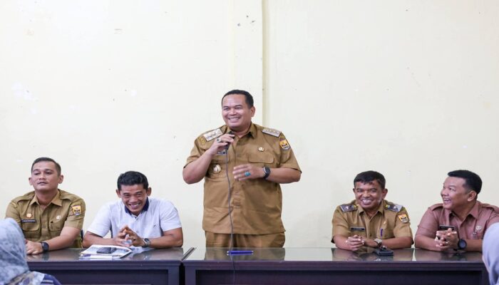 51 UMKM di Pariaman Terima Bantuan Etalase dari Pemko