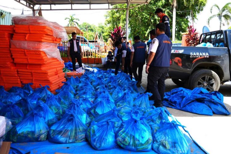 Bantuan tahap III KAI Divre II Sumbar untuk korban bencana. (dok. istimewa)