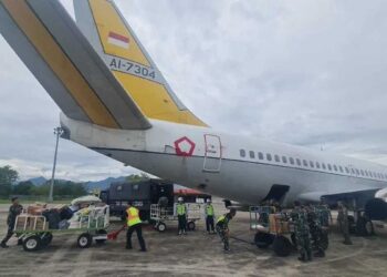 Pesawat Boeing TNI AU Digunakan Angkut Ribuan Kilogram Logistik ke Sumbar