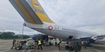Pesawat Boeing TNI AU Digunakan Angkut Ribuan Kilogram Logistik ke Sumbar 13 Pesawat Boeing TNI AU Digunakan Angkut Ribuan Kilogram Logistik ke Sumbar