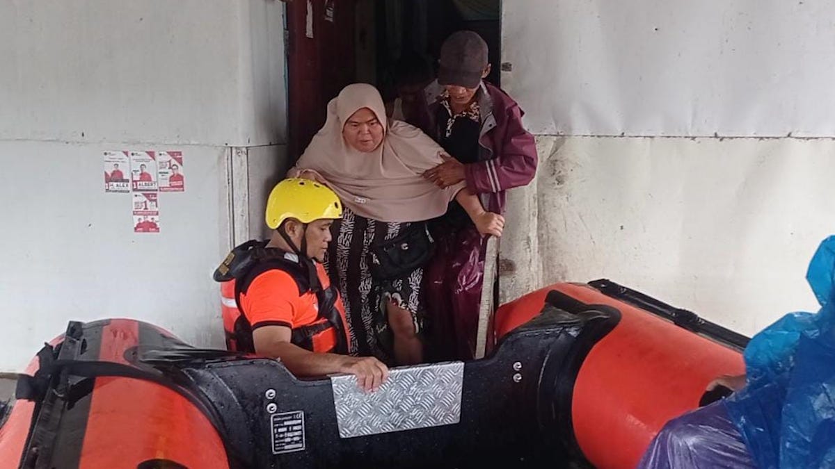 BPBD Padang evakuasi warga di Dadok Tunggul Hitam. (dok. istimewa)