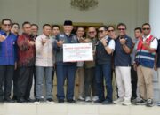 Dukung Sumbar Bangkit Pascabencana, SIG Group dan 11 Distributor Bantu 10.000 Zak Semen