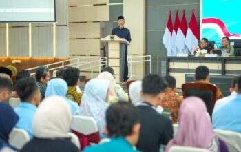 Gubernur Mahyeldi beri sambutan dalam Renduk PRRP di Auditorium Gubernur. (dok. adpsb)