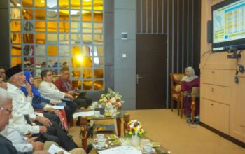 Gubernur Mahyeldi dan jajaran pejabat Pemprov Sumbar gelar rakor dengan Mendagri. (dok. adpsb)