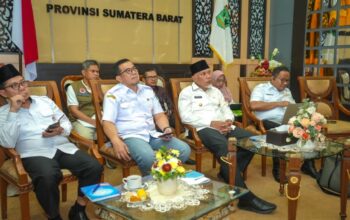 Gubernur Mahyeldi raker dengan Mendagri terkait anggaran. (dok. istimewa)