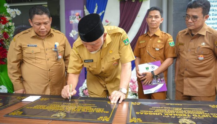 Gubernur Mahyeldi Resmikan BLUD Tiga UPTD Peternakan Sumbar