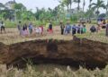 Sinkhole muncul di Nagari Situjuah Batua, Kabupaten Limapuluh Kota, Sumbar, Minggu (4/1/2026) (Foto: beritasumbar.com)