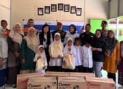 KAI Divre II Sumbar Bersama KAI Properti Sapa Sekolah Terdampak Bencana Banjir di Batang Anai