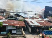 Empat Bangunan Terbakar di Depan RS Bhayangkara Polda Sumbar, Kerugian Capai Rp500 Juta