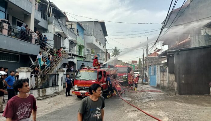 Gudang Ikan di Padang Barat Terbakar, Kerugian Ditaksir Rp600 Juta
