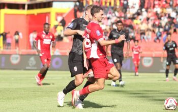 Dua Penalti untuk Kabau Sirah, Semen Padang FC Ditahan Persis Solo 1-1 di Babak Pertama