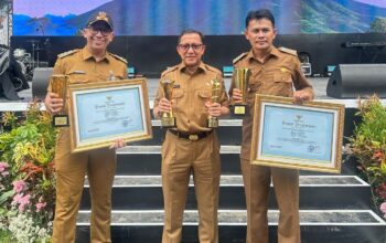 Gubernur Sumbar Mahyeldi Ansharullah meraih anugerah Upakarya Wanua Nugraha dari Pemerintah Pusat. (dok. istimewa)