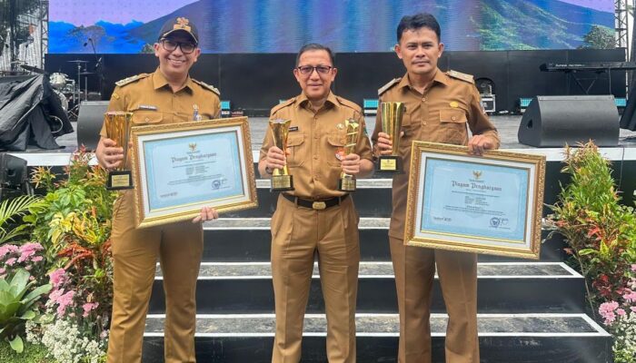 Gubernur Mahyeldi Raih Upakarya Wanua Nugraha dari Pemerintah Pusat