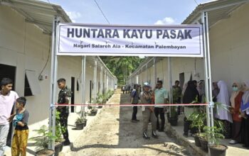 Peresmian Huntara Kayu Pasak di Nagari Salareh Aia, Kecamatan Palembayan, Kabupaten Agam. (dok. istimewa)