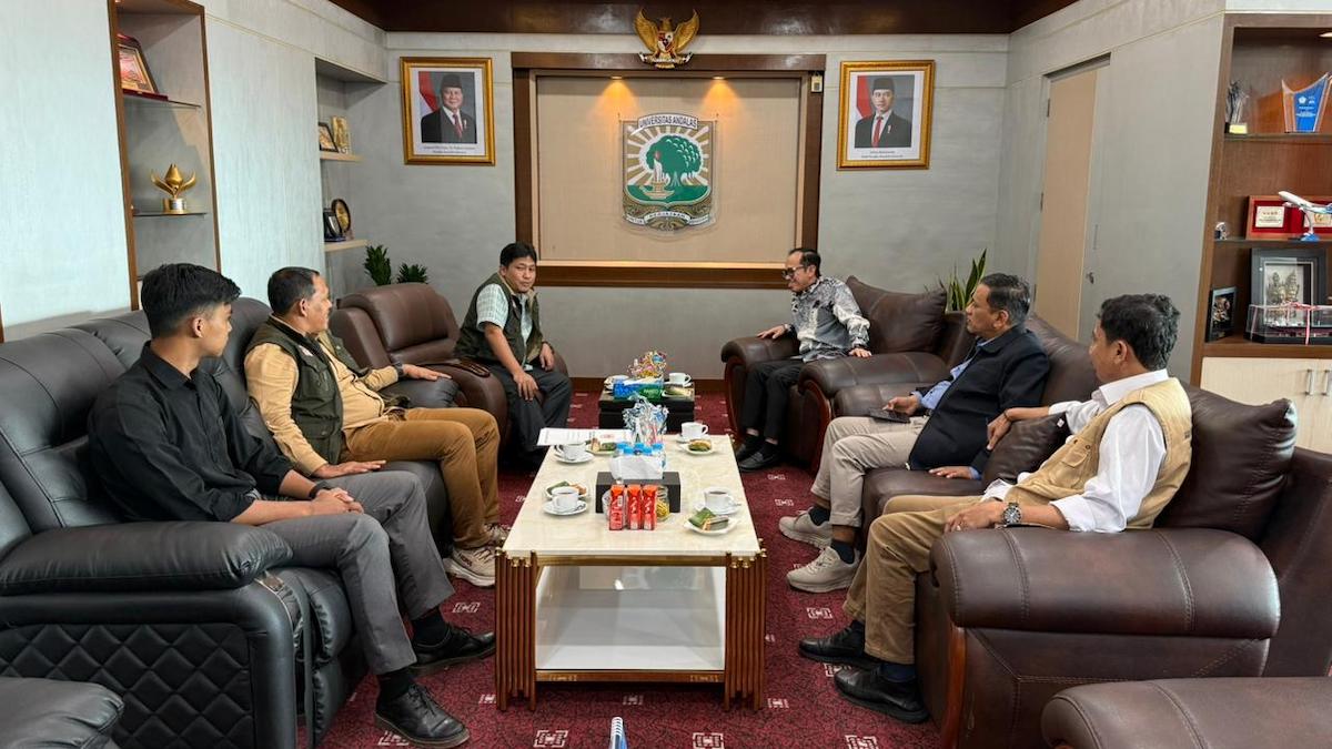 Pertemuan Ketum KONI Sumbar dan pengurus dengan Rektor Unand. (dok. istimewa)