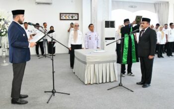 Raju Minropa dilantik jadi Pj Sekda Kota Padang. (dok. Prokopim)