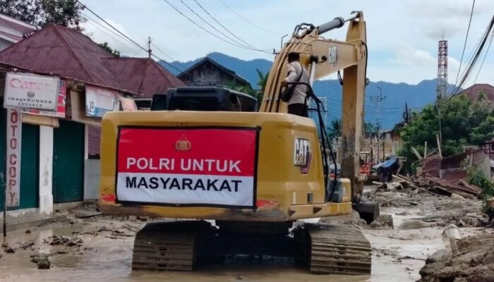 Pemkab Agam Butuh 63 Alat Berat Tangani Dampak Banjir Bandang dan Longsor