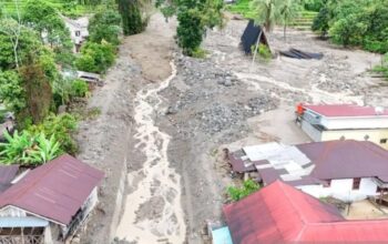 Banjir bandang di Muaro Pisang Pasar Maninjau, Kabupaten Agam. (dok. BPBD Agam)