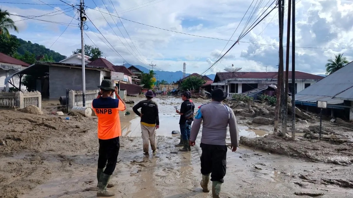 Banjir bandang berulang yang terjadi di Jorong Pasar Maninjau, Kabupaten Agam. (dok. istimewa/Antara)